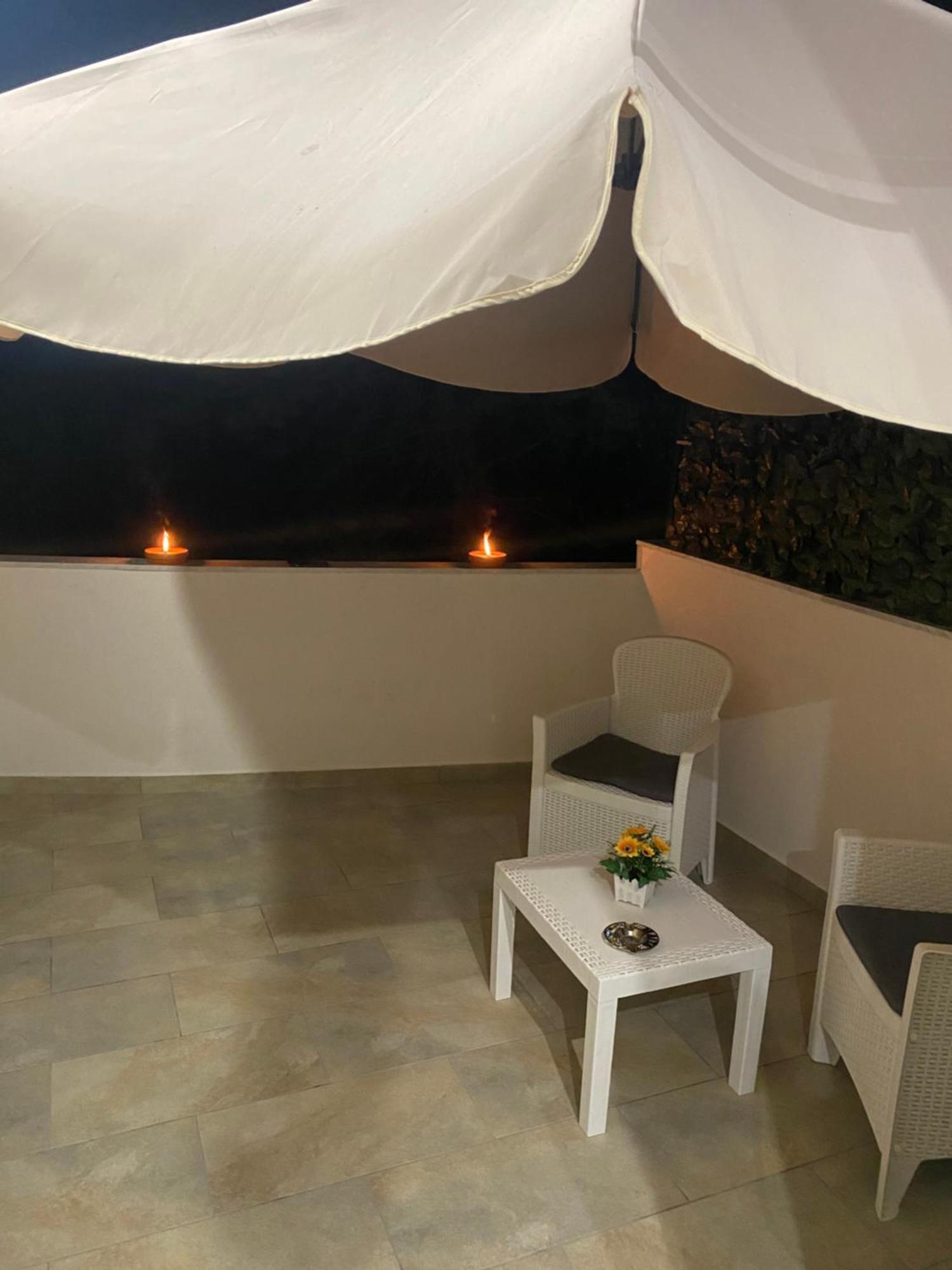 Holiday House Fifteen Aeroporto di Catania Fontana Rossa Esterno foto